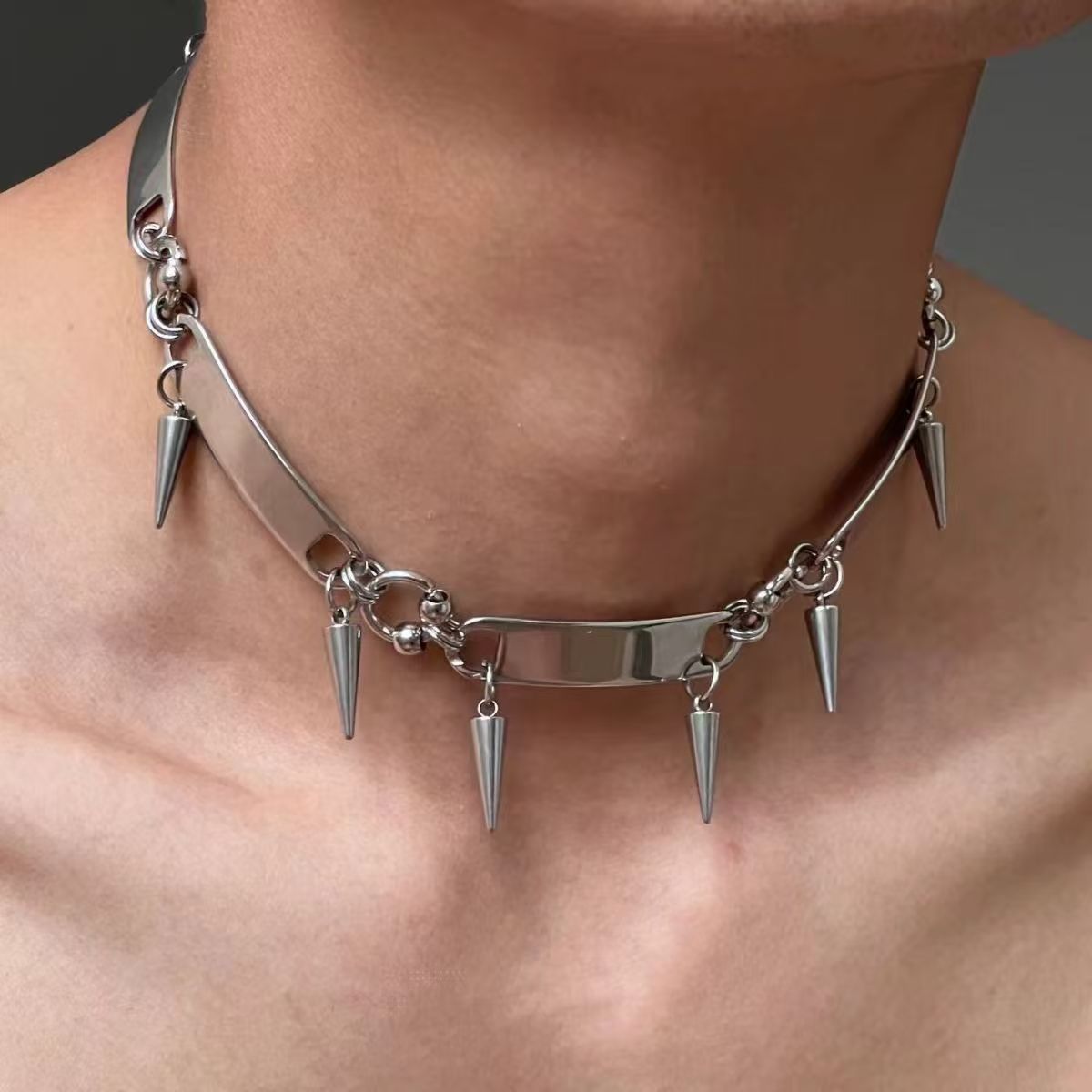 Wholesale Rivet Metal Punk Style Clavicle Chain